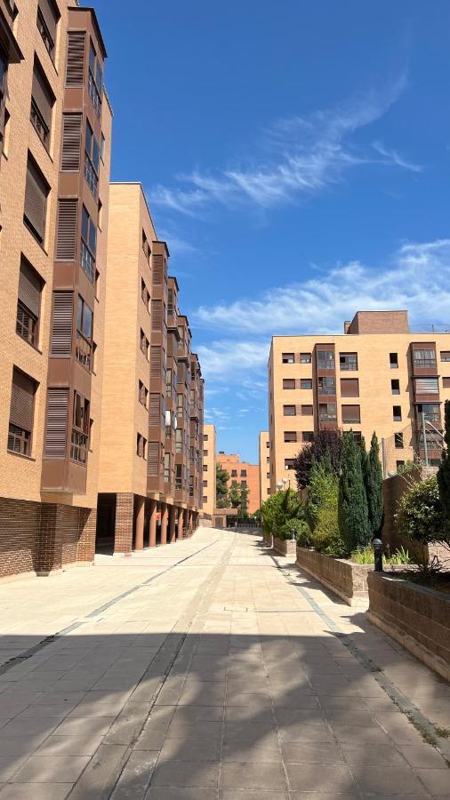 Deyanira Suite, Aeropuerto, Ifema Madrid Exteriér fotografie